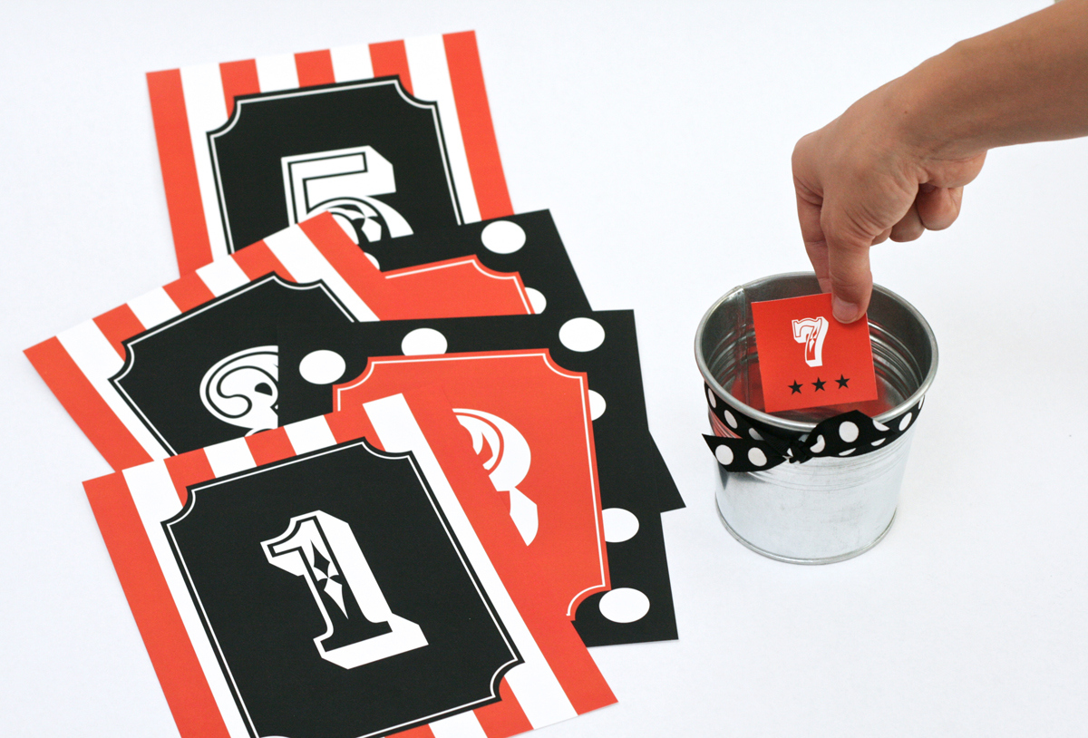 Halloween Cake Walk - FREE Printable Kit w/ Easy Instructions